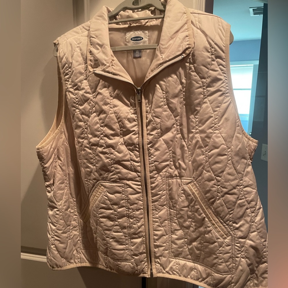 Old navy light vest xxl